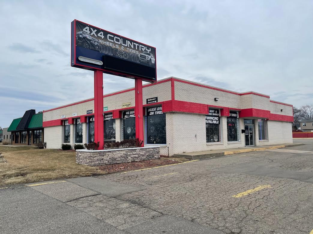 4x4 COUNTRY in Sterling Heights
