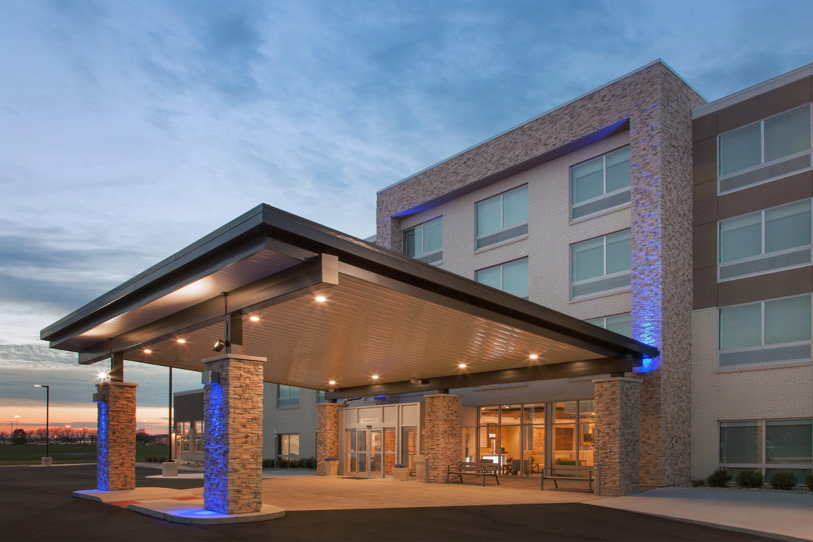 Holiday Inn Express & Suites Sterling Heights-Detroit Area by IHG — photo