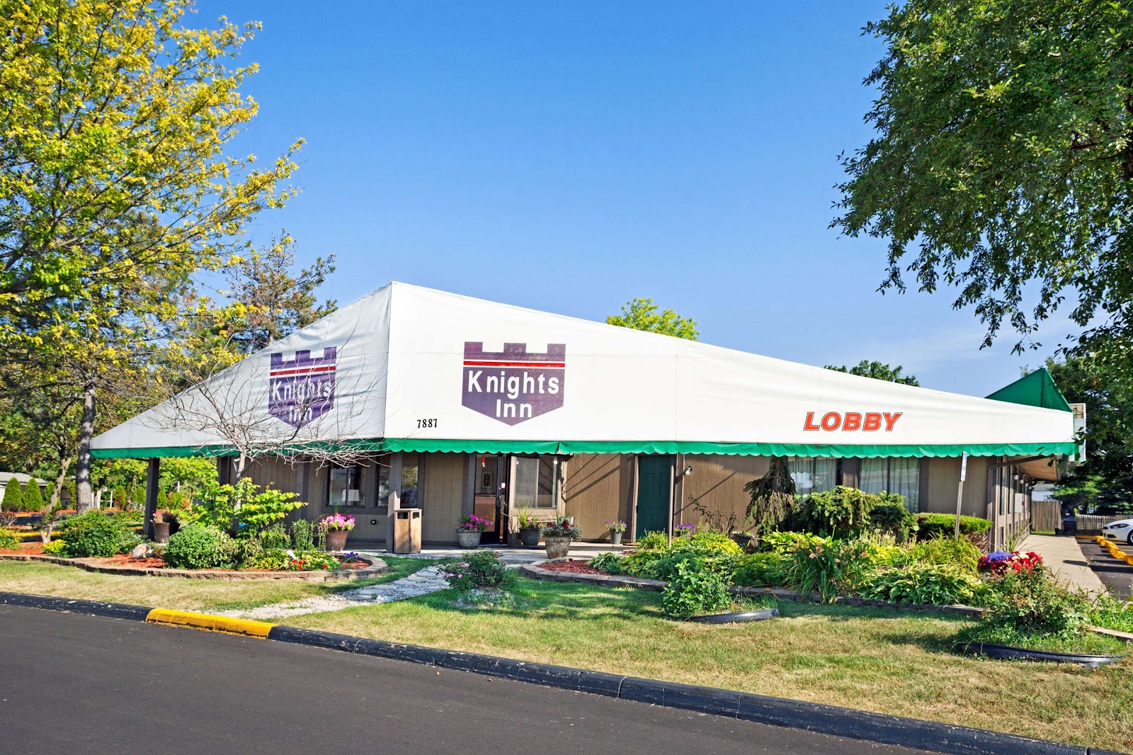 Knights Inn Sterling Heights — photo