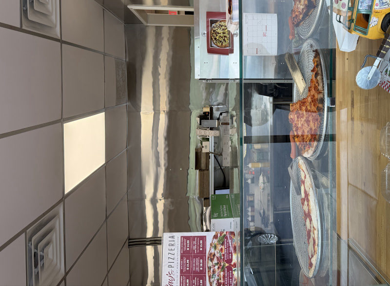 Ray's Pizzeria in Sterling Heights