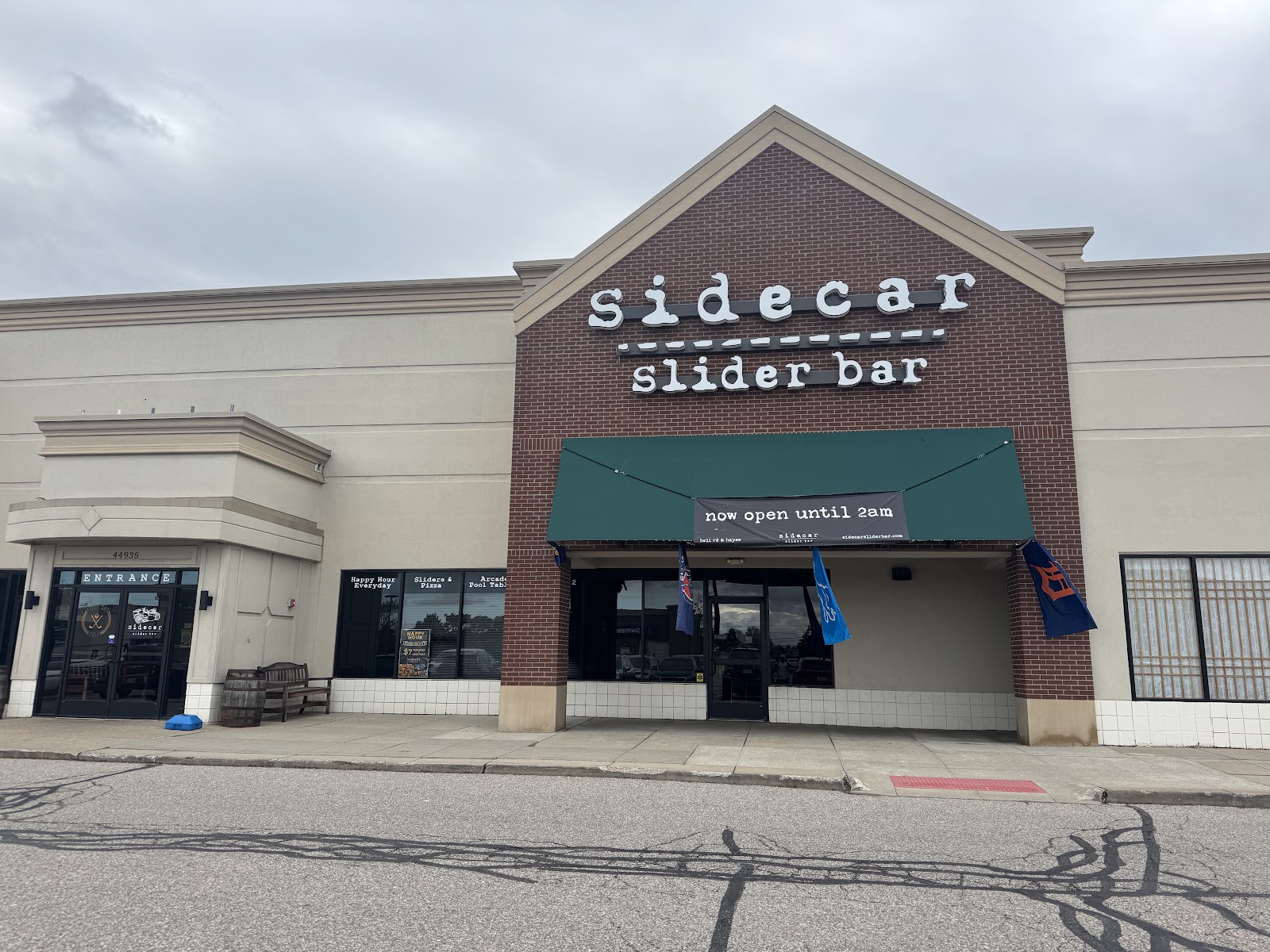 Sidecar Slider Bar - Sterling Heights — photo